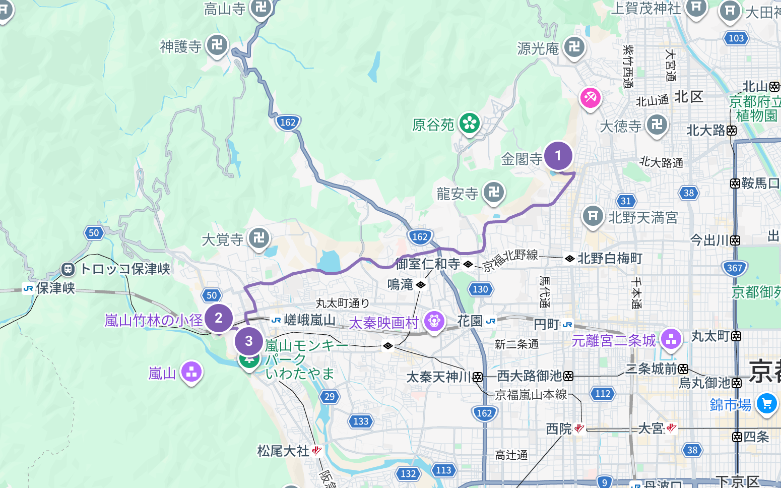 地図上に番号ピンと移動ルートが描かれている画面